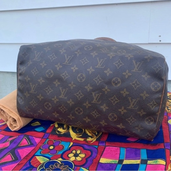 Authentic Louis Vuitton Speedy 35 - Picture 4 of 14